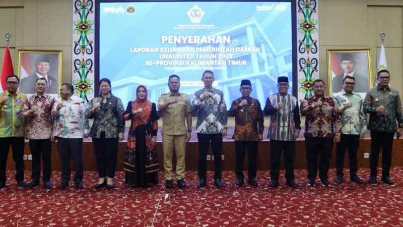 Penyerahan LKPD serentak bersama 10 kepala daerah kabupaten/kota se-Kaltim kepada BPK RI (Istimewa)