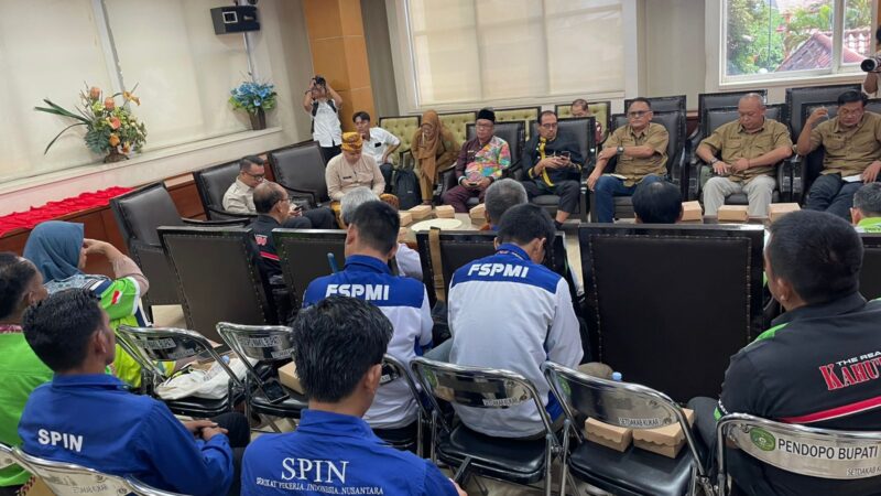 udiensi Pemkab Kukar bersama Serikat Buruh (Latif/Eksposisi)