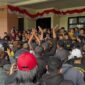 Aksi unjuk rasa dari gabungan ormas di Gedung DPRD Kukar (Latif/Eksposisi)
