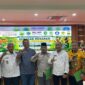 Penyerahan sertifikat penghargaan atas kontribusi dalam mendukung kegiatan pendidikan, pelatihan terpadu pertanian (Latif/Eksposisi)