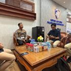 Kasatlantas Polres Kukar AKP Ahmad Fandoli menerima perwakilan IESPA Kukar (Istimewa)