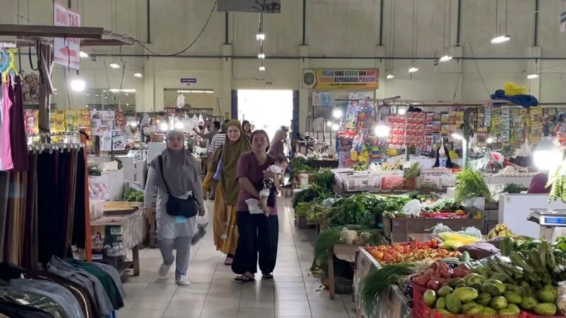Aktivitas di Pasar Gerbang Raja Mangkurawang (Latif/Eksposisi)