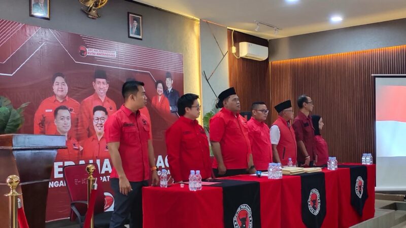 Penyerahan SK Pengurus PAC oleh DPC PDI Perjuangan Kukar (Latif/Eksposisi)