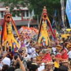 Prosesi mengulur naga dalam rangkaian Festival Adat Erau (Istimewa)
