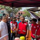Bupati Kukar, Aulia Rahman Basri mengunjungi posko korban kebakaran di Tenggarong (Latif/Eksposisi)