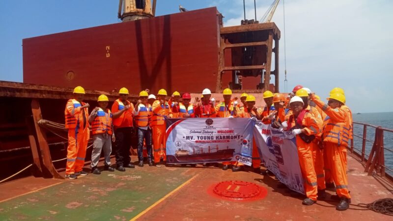 Aktivitas di perairan Tanjung Santan (Istimewa)