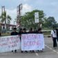 Unjuk rasa HMI Kukar di Bankaltimtara Cabang Tenggarong (Latif/Eksposisi)