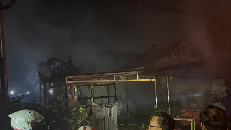 Kebakaran di Jalan Pesut Kelurahan Timbau (Latif/Eksposisi)
