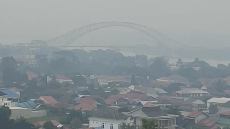 Suasana Tenggarong diselimuti kabut asap (Latif/Eksposisi)