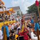 Prosesi Ngulur Naga dalam rangkaian Erau Adat Kutai Tahun 2026 (Latif/Eksposisi)