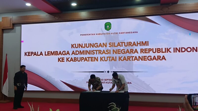 Penandatanganan kerjasama LAN RI dan Pemkab Kutai Kartanegara (Latif/Eksposisi)