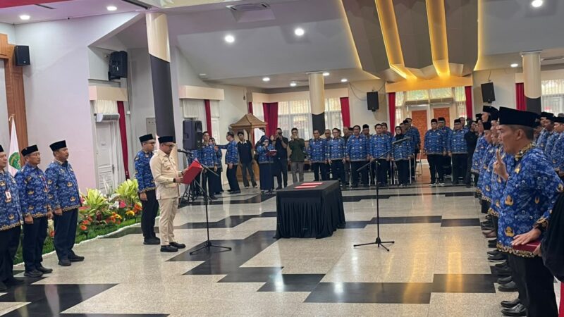 Pelantikan Pejabat Manajerial dan Nonmanajerial Administrator, Pengawas dan Fungsional di lingkungan Pemerintah Kabupaten Kukar (Latif/Eksposisi)
