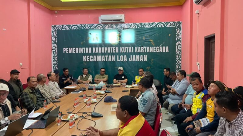 Rapat Koordinasi dan Peninjauan Lapangan Pemkab Kukar dan Pemkot Samarinda Terkait Pengendalian Aliran Air di LOa Janan (Latif/Eksposisi)