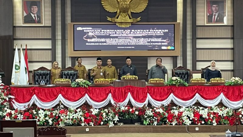 Rapat Paripurna DPRD Kutai Kartanegara (Latif/Eksposisi)
