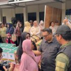 Kunjungan Bupati Kukar Aulia Rahman Basri Ke Posko Korban Bencana Kebakaran Kelurahan Melayu Kecamatan Tenggarong (Latif/Eksposisi)