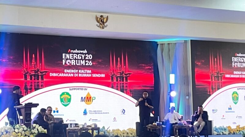 Bupati Kutai Kartanegara Aulia Rahman Basri menjadi narasumber dalam acara Arusbawah Energy Forum 2026 di Gedung Olah Bebaya, Provinsi Kalimantan Timur (Latif/Eksposisi)