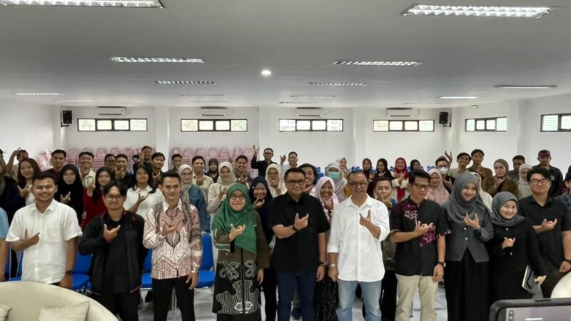 Bupati Kutai Kartanegara  Aulia Rahman Basri jadi Dosen Tamu di Program Magister Administrasi Publik, Fakultas Ilmu Sosial dan Ilmu Politik Universitas Mulawarman (Latif/Eksposisi)