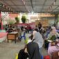 Penyaluran hasil donasi  korban kebakaran di Kelurahan Melayu  Kecamatan Tenggarong (Latif/Eksposisi)