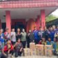 Penyerahan bantuan logistik kepada relawan Balakencana Kelurahan Sukarame Tenggarong (Latif/Eksposisi)