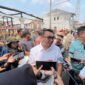 Bupati Kutai Kartanegara Aulia Rahman Basri saat diwawancara awak media (Latif/Eksposisi)