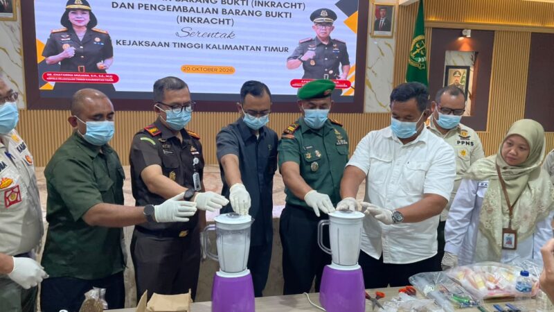 Pemusnahan barang bukti tindak pidana yang telah ditangani Kejaksaan Negeri Kutai Kartanegara (Latif/Eksposisi)