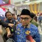 Bupati Kutai Kartanegara Aulia Rahman Basri saat diwawancara awak media (Latif/Eksposisi)