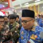 Bupati Kutai Kartanegara Aulia Rahman Basri saat diwawancara awak media (Latif/Eksposisi)