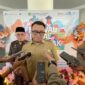 Bupati Kutai Kartanegara Aulia Rahman Basri saat diwawancara awak media (Latif/Eksposisi)