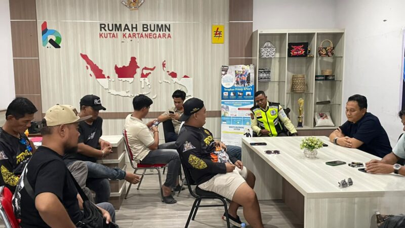 Mediasi antara perwakilan pendemo dan Manajemen UPT PLN Kukar (Latif/Eksposisi)