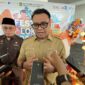 Bupati Kutai Kartanegara Aulia Rahman Basri saat diwawancara awak media (Latif/Eksposisi)